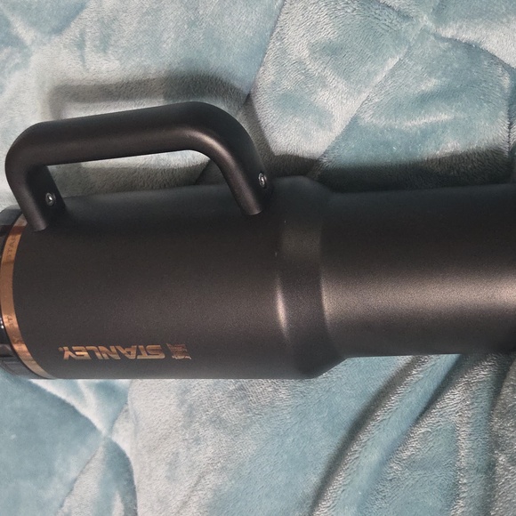 Stanley Matte Black Travel Mug - Picture 7 of 8